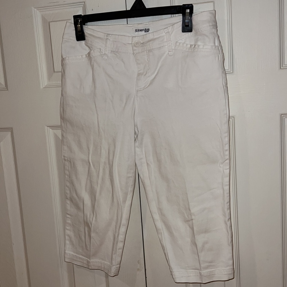 St John’s  Bay white ivory capris crop pants size 4 petite
